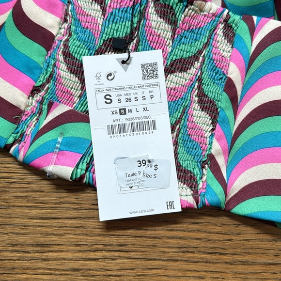 NEW WITH TAGS - ZARA TOP - size small - Picture 3 of 3